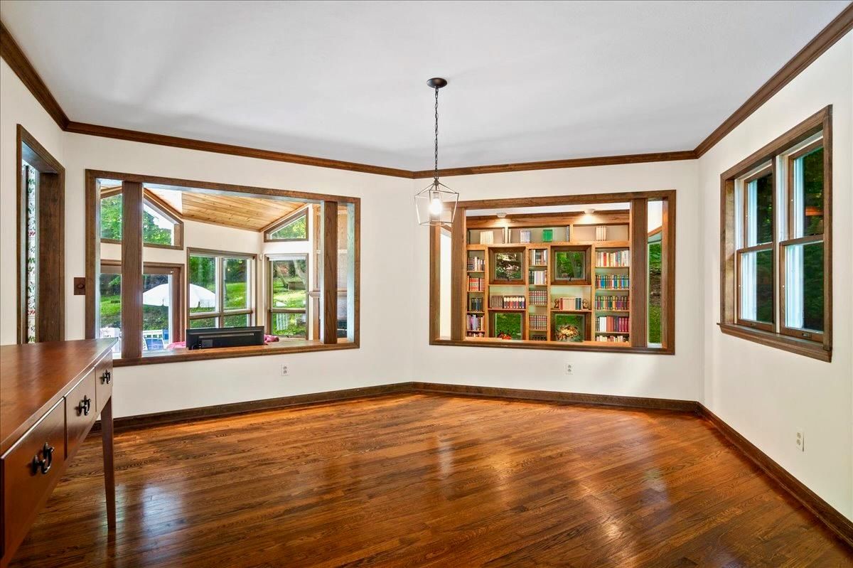 Empty room, Interior, Pendant Lights, Wood Texture Flooring