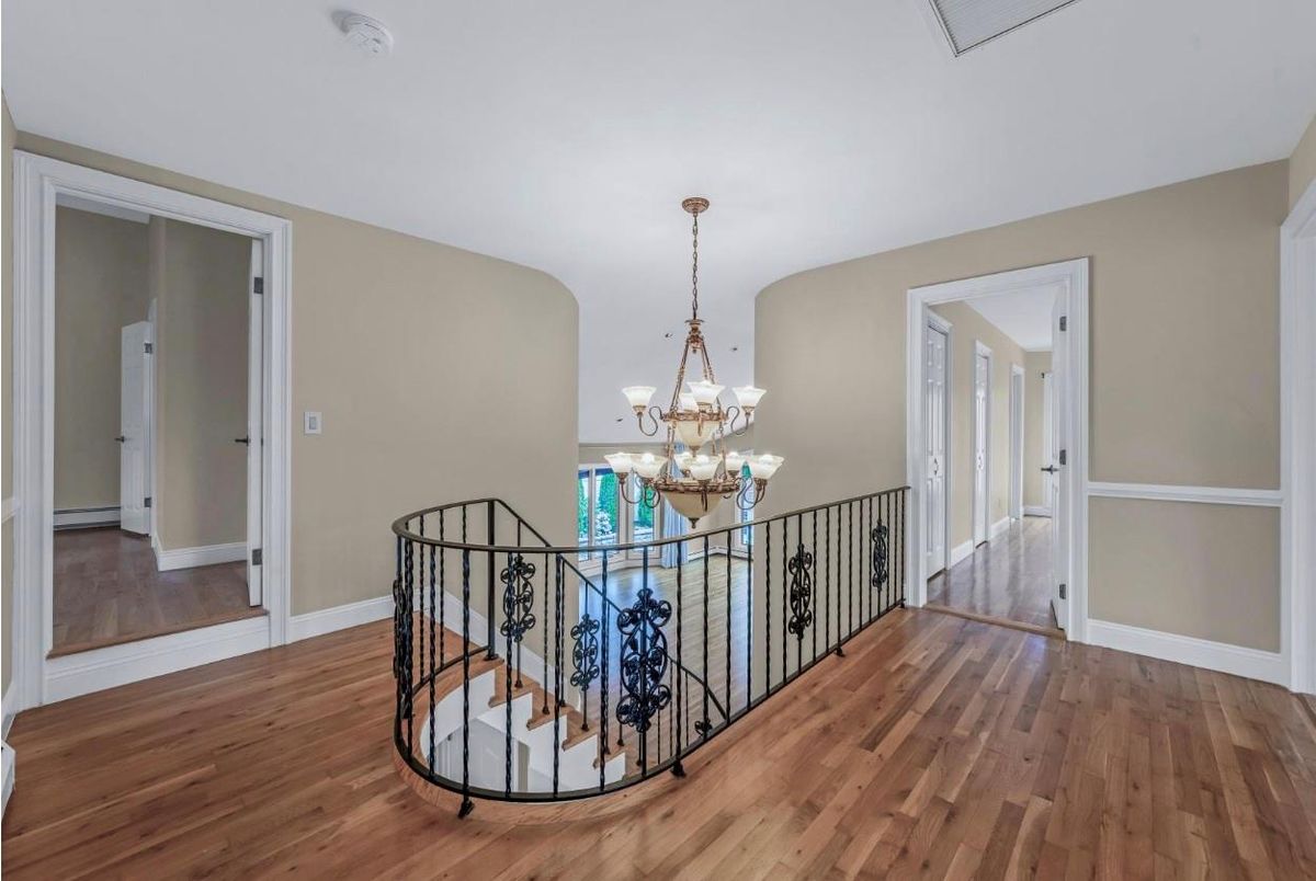 Chandelier, Interior, Wood Texture Flooring