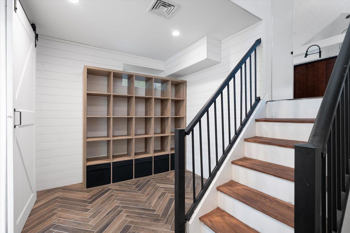 Interior, Recessed Lighting, Wood Texture Flooring