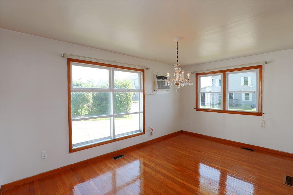 Chandelier, Empty room, Interior, Wood Texture Flooring