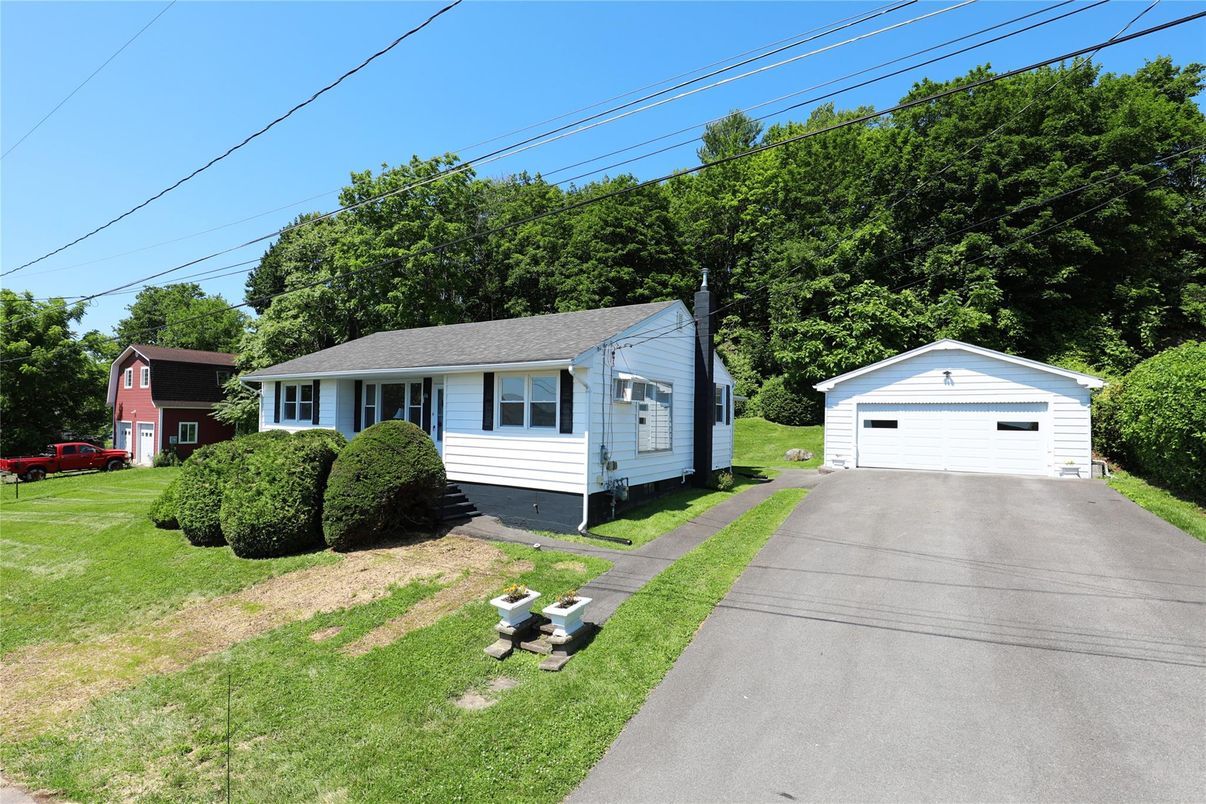 Detached Garage, Exterior
