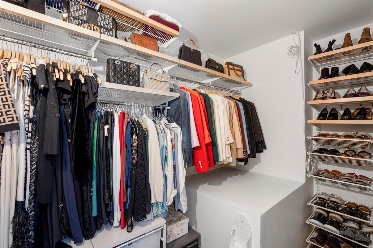 Interior, Walk-in Closets