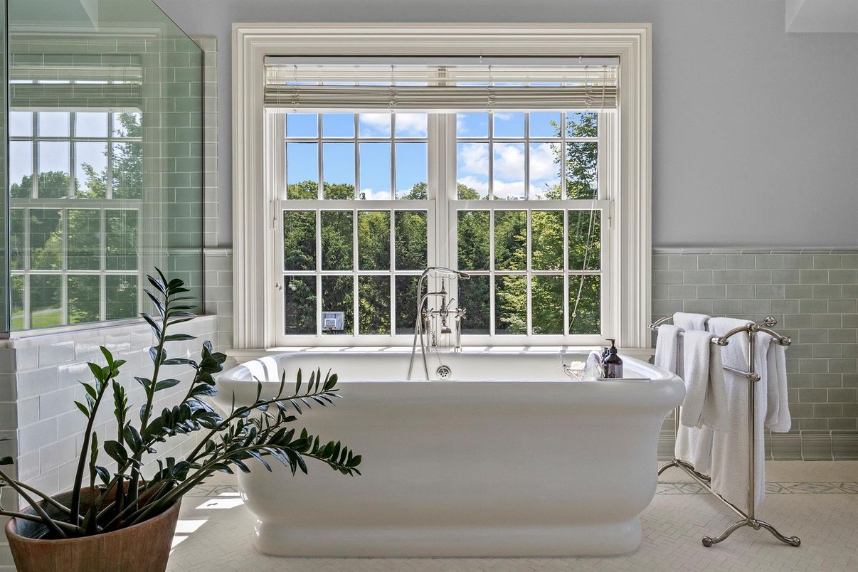 Bathroom, Free Standing Baths, Interior
