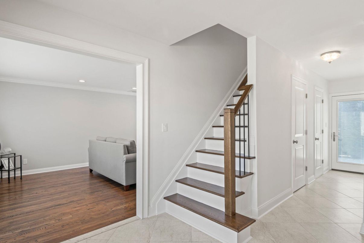 Interior, Recessed Lighting, Wood Texture Flooring
