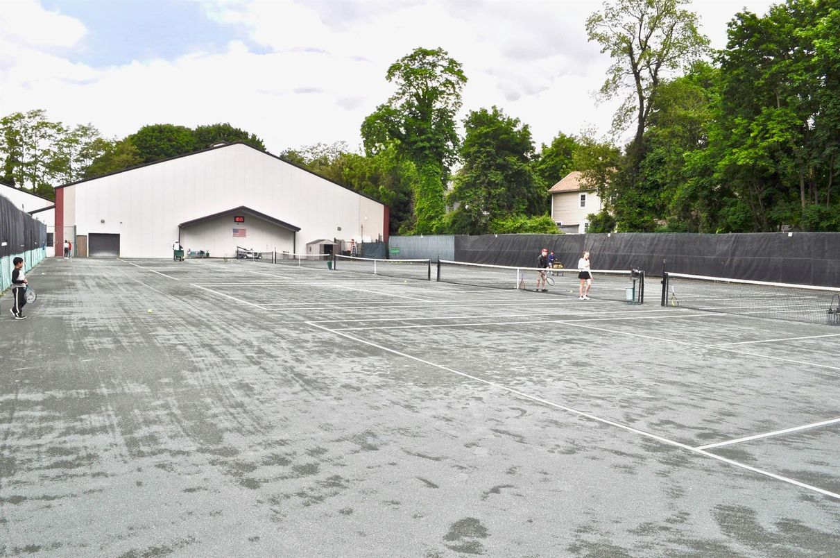 Exterior, Tennis Courts