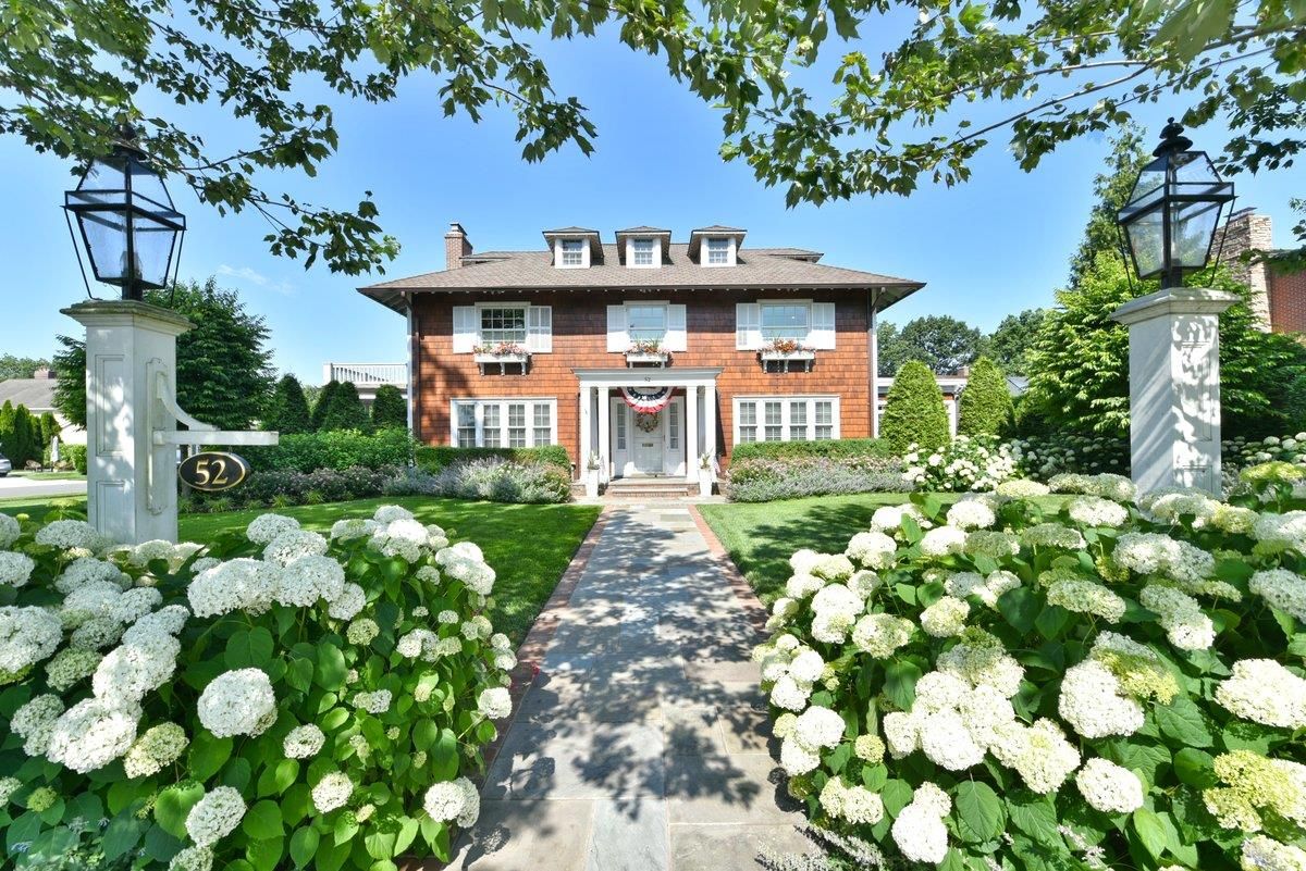 Exterior, Facade, Brick Facade, Georgian