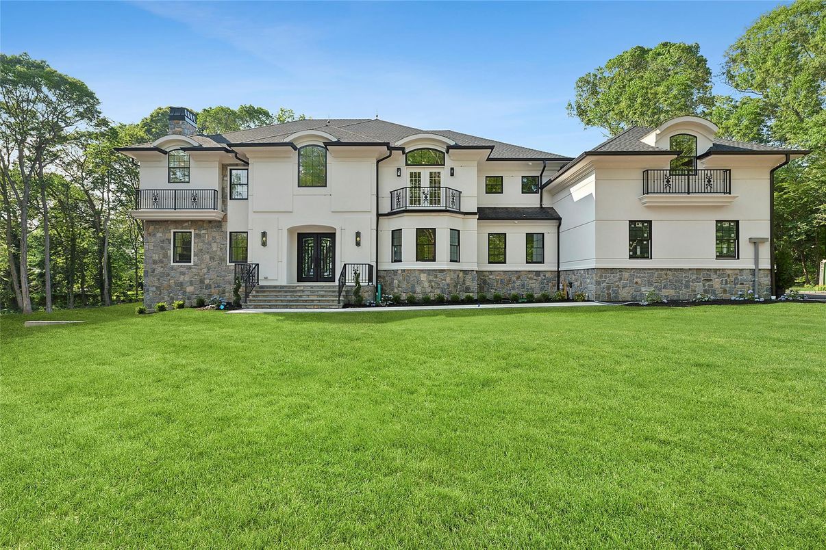 Backyard, Exterior, Facade, French Provincial