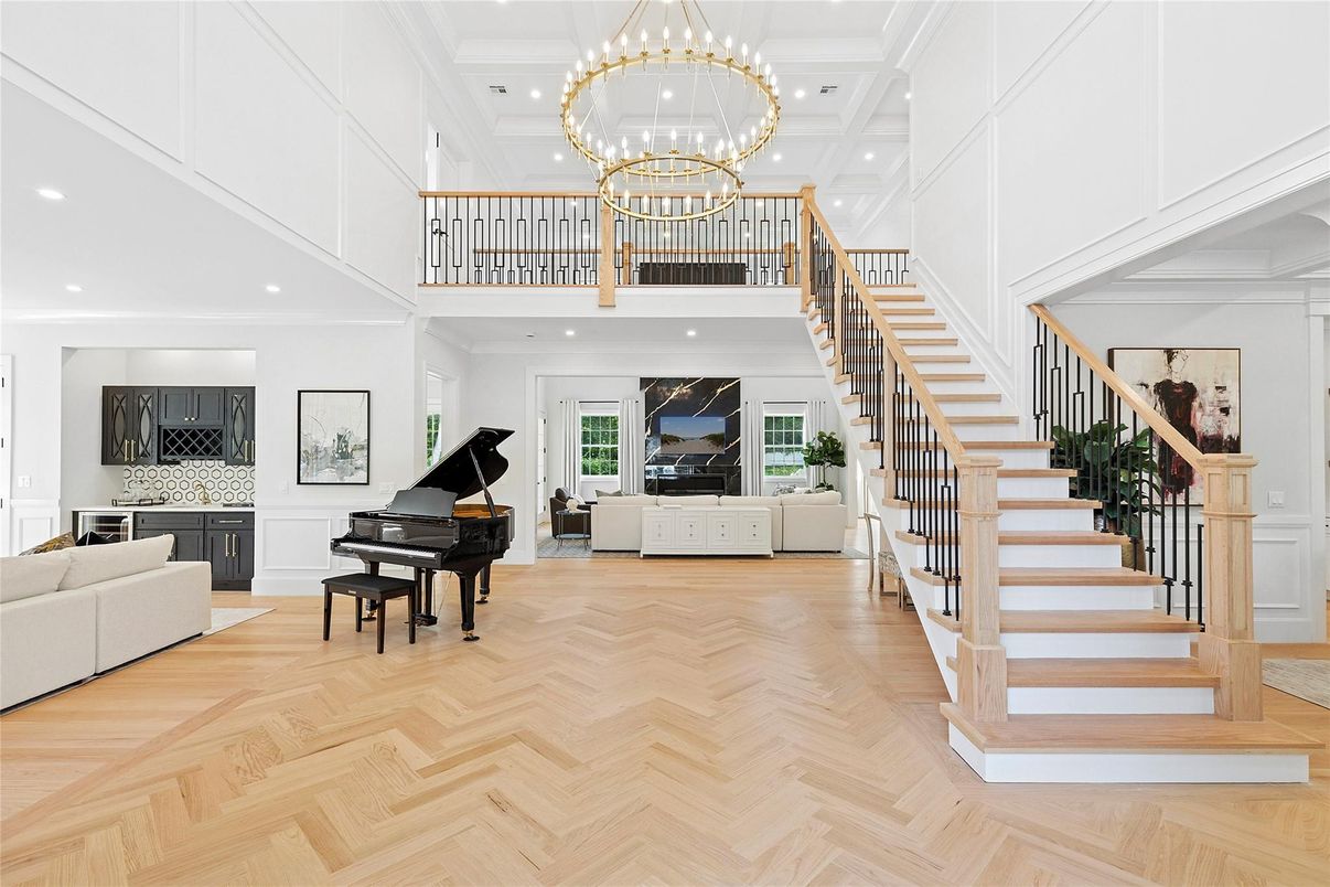 Chandelier, Interior, Piano, Recessed Lighting, Wood Texture Flooring