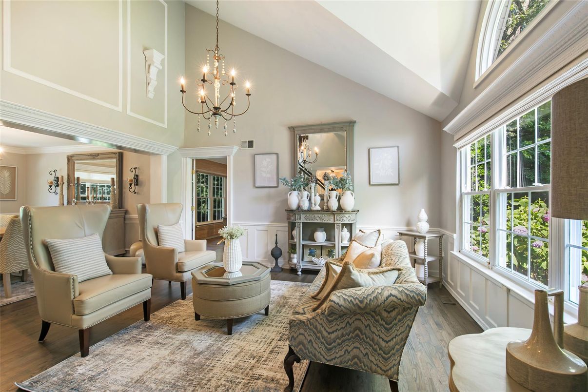 Chandelier, Interior, Living room, Wood Texture Flooring