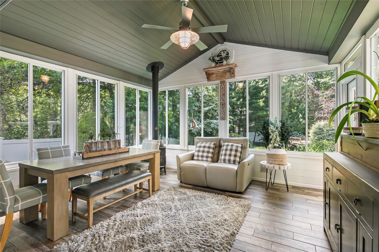 Dining room, Interior, Sun Room, Wood Texture Flooring