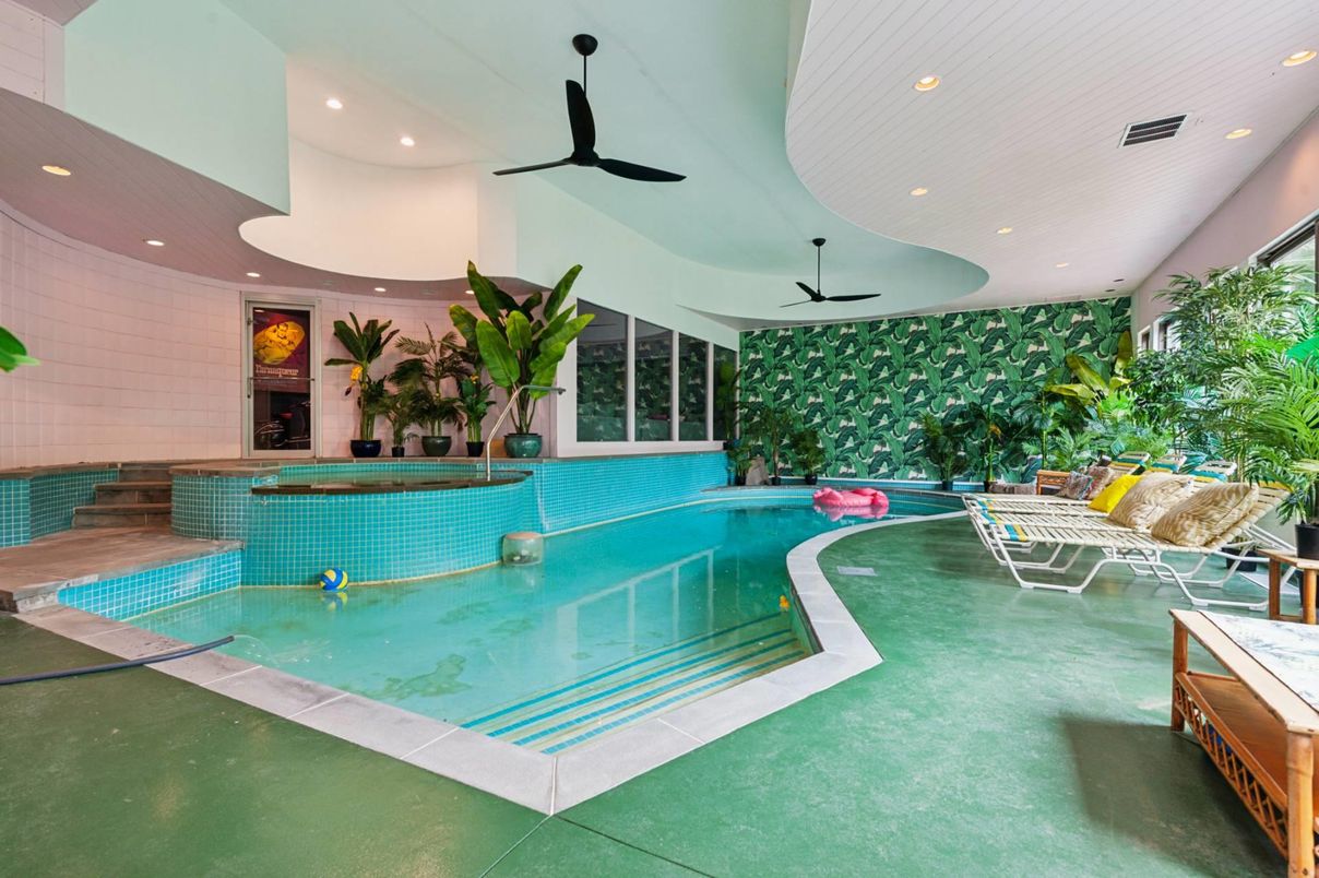 Interior, Pool, Recessed Lighting