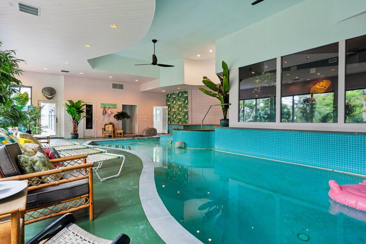 Interior, Pool, Recessed Lighting