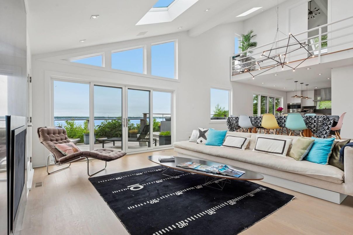 Interior, Living room, Pendant Lights, Recessed Lighting, Water, Wood Texture Flooring