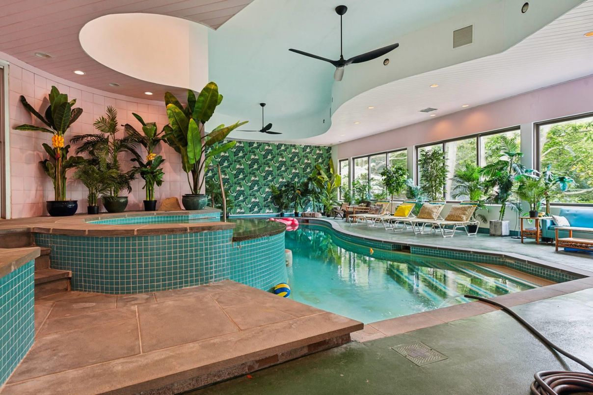 Interior, Pool, Recessed Lighting