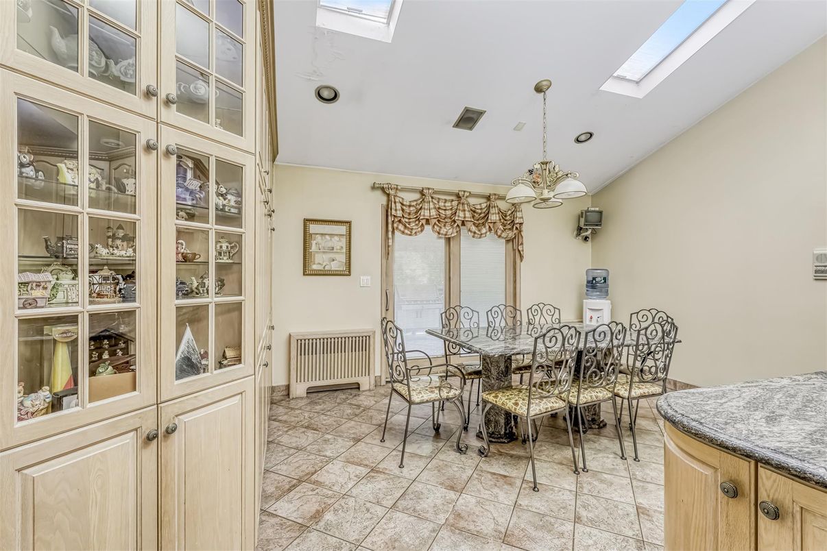 Chandelier, Dining room, Interior, Recessed Lighting