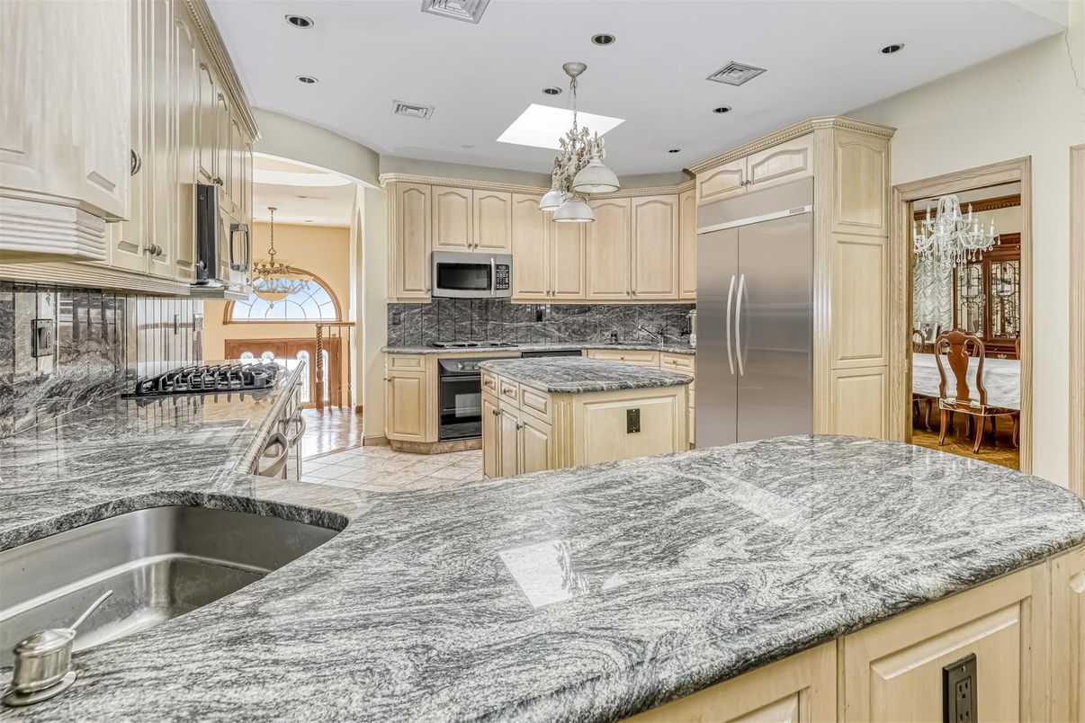 Chandelier, Interior, Kitchen, Pendant Lights, Recessed Lighting, Stainless Steel Appliances