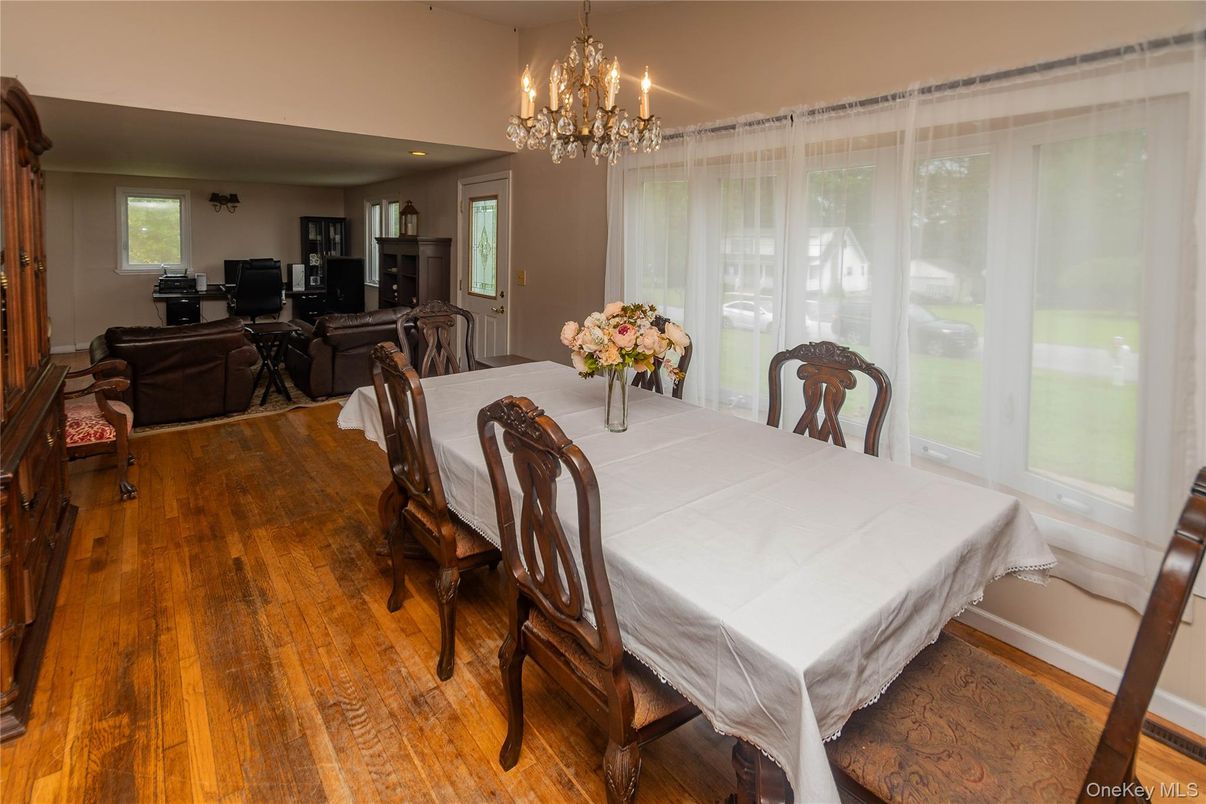 Chandelier, Dining room, Interior, Living room, Recessed Lighting, Wood Texture Flooring
