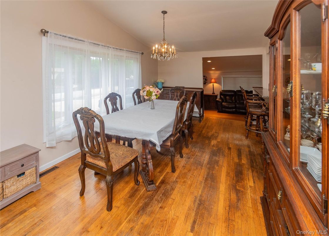 Chandelier, Dining room, Interior, Living room, Recessed Lighting, Wood Texture Flooring