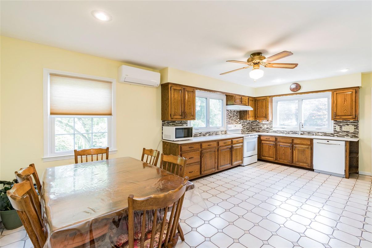 Dining room, Interior, Kitchen, Recessed Lighting