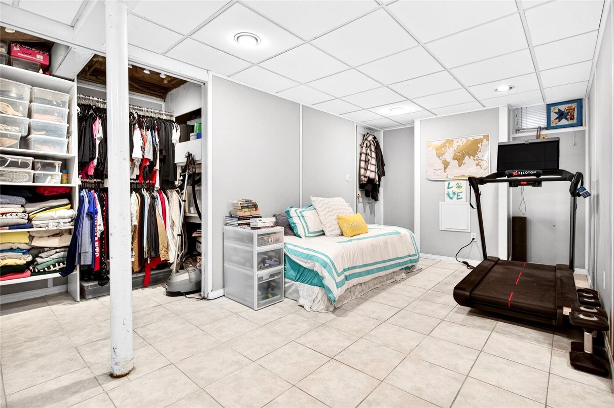 Bedroom, Fitness Equipment, Interior, Recessed Lighting