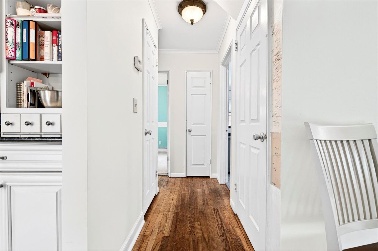 Interior, Utility Closets, Wood Texture Flooring