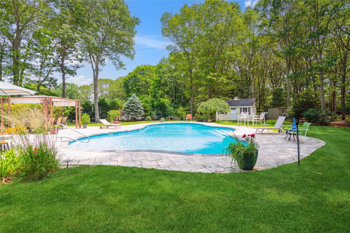 Exterior, Pool