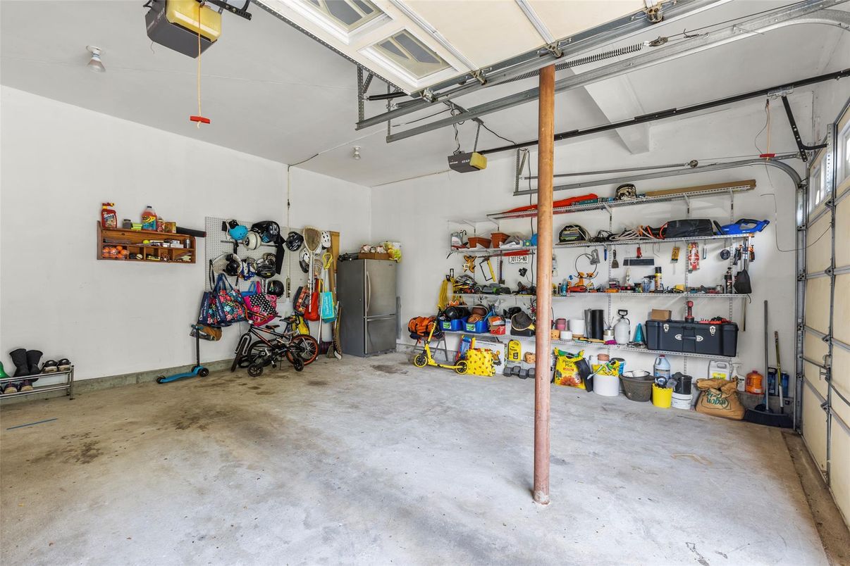 Garage, Interior