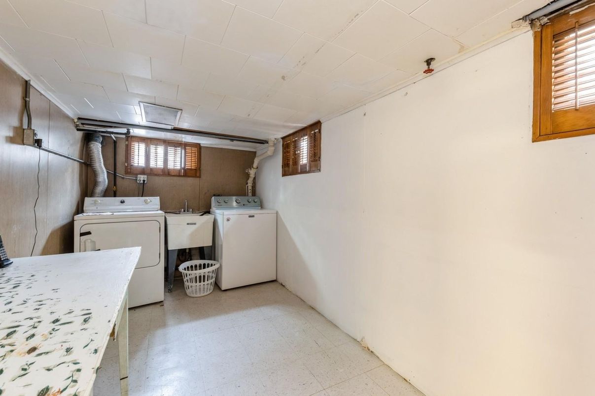 Interior, Washer