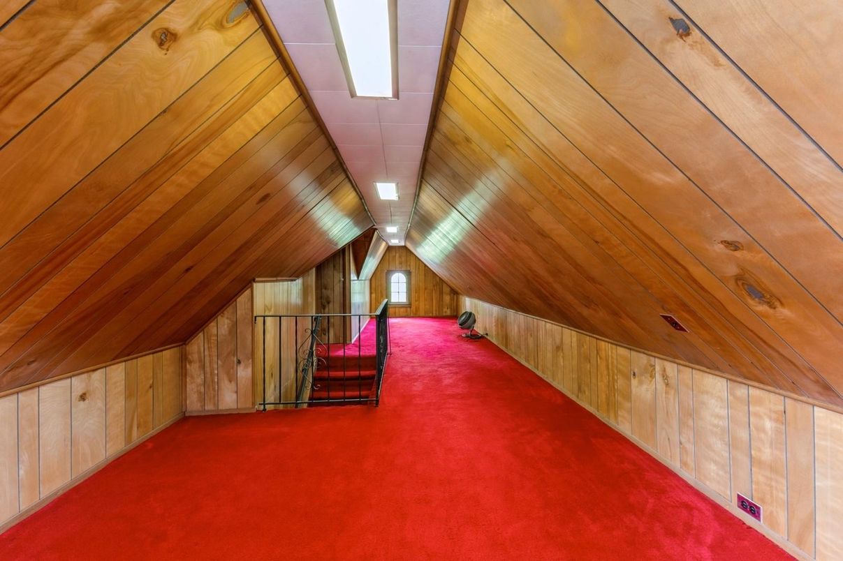 Empty room, Interior, Wooden Ceilings, Wooden Walls