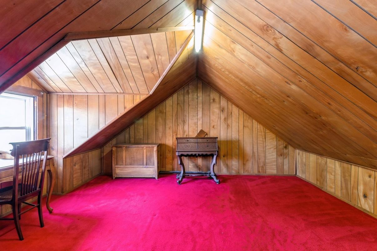 Empty room, Interior, Wooden Ceilings, Wooden Walls