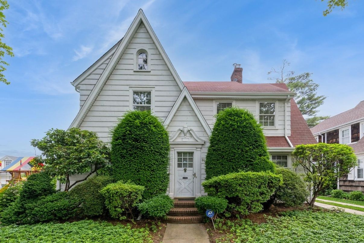 Exterior, Facade, Tudor Revival
