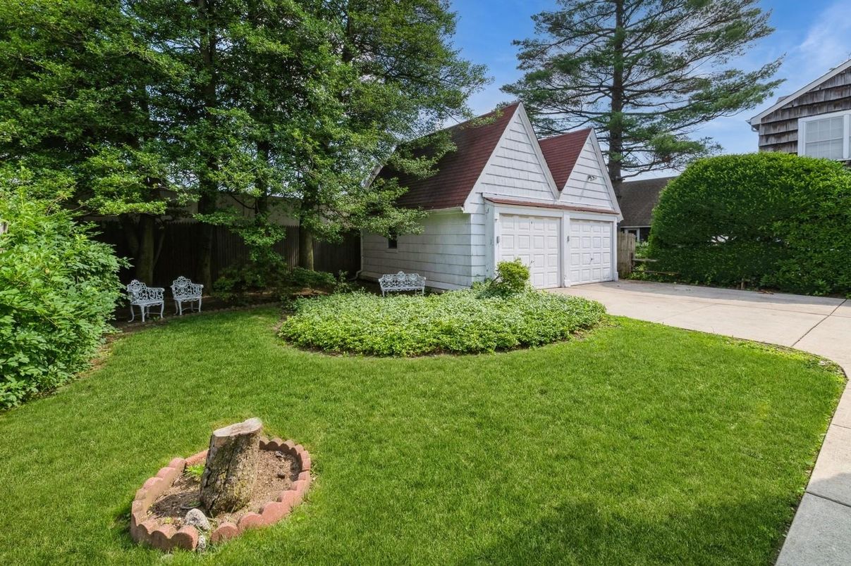 Backyard, Detached Garage, Exterior