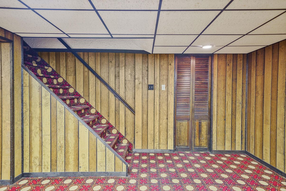 Interior, Recessed Lighting, Wooden Walls