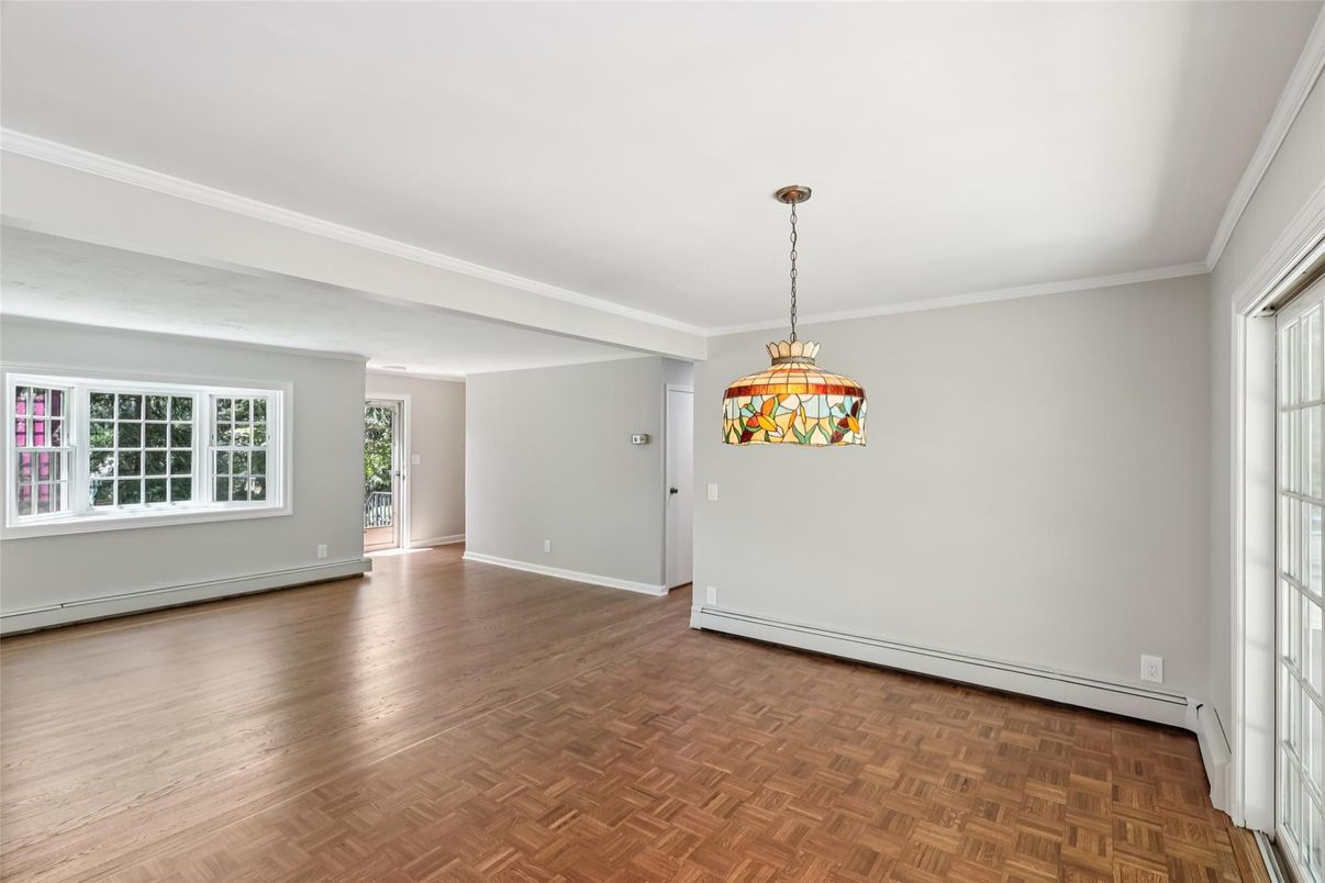 Empty room, Interior, Pendant Lights, Wood Texture Flooring