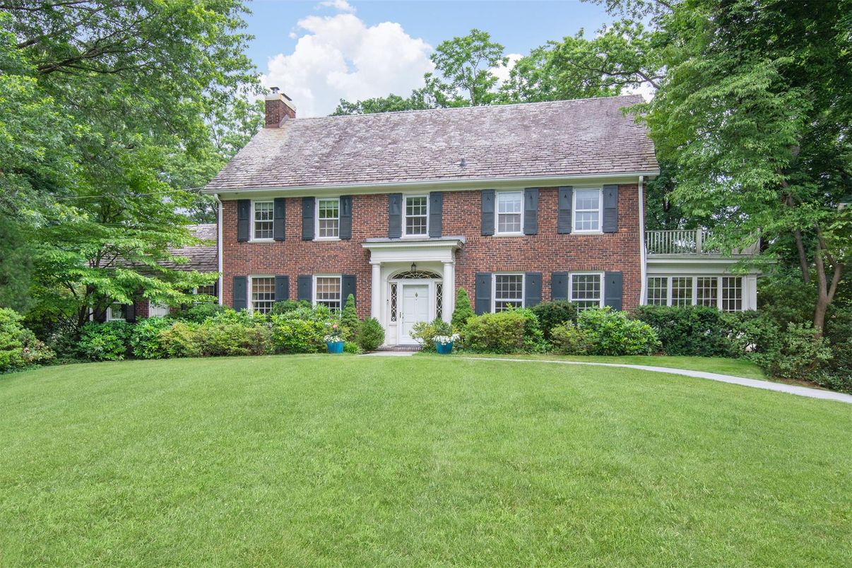 Backyard, Exterior, Facade, Brick Facade, Georgian