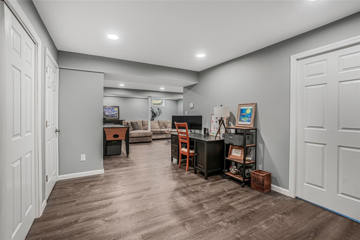 Home Office, Interior, Recessed Lighting, Wood Texture Flooring