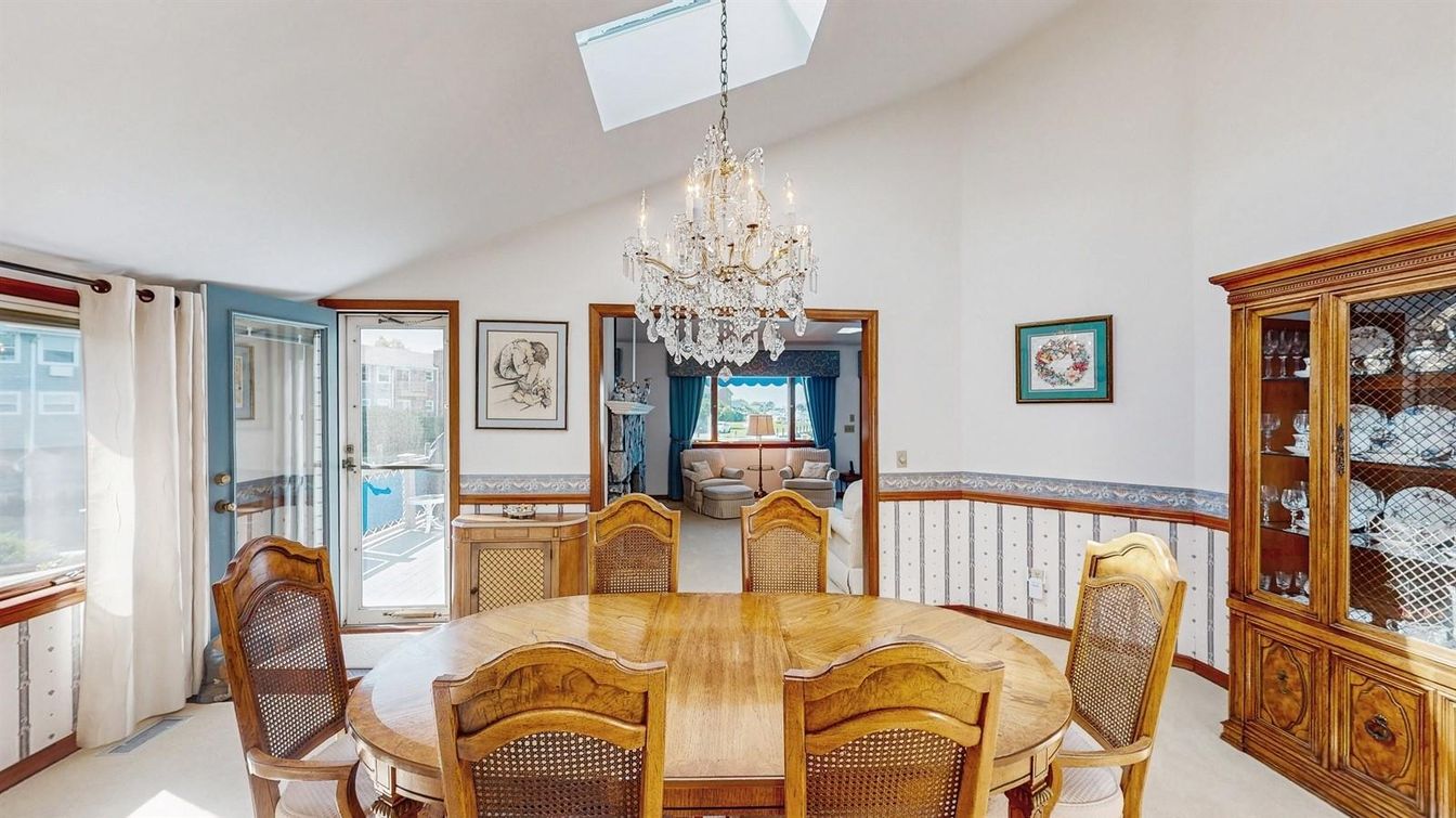 Chandelier, Dining room, Interior