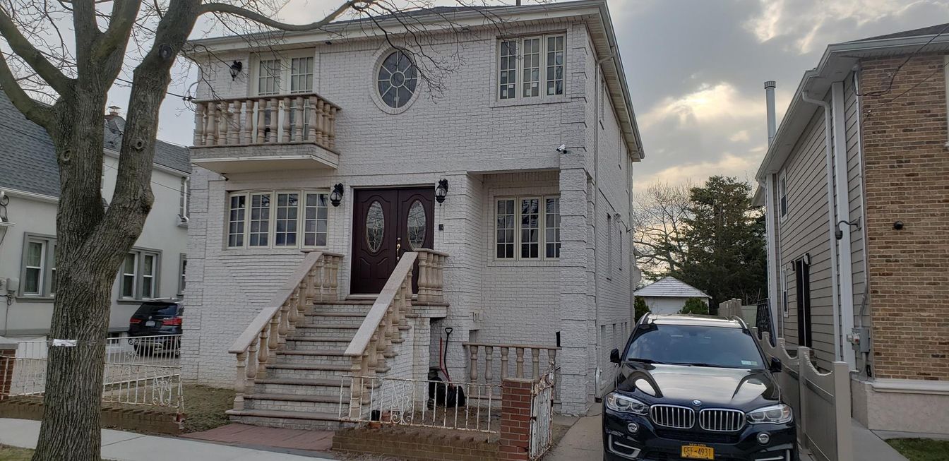 Exterior, Facade, Brick Facade, Rowhouse
