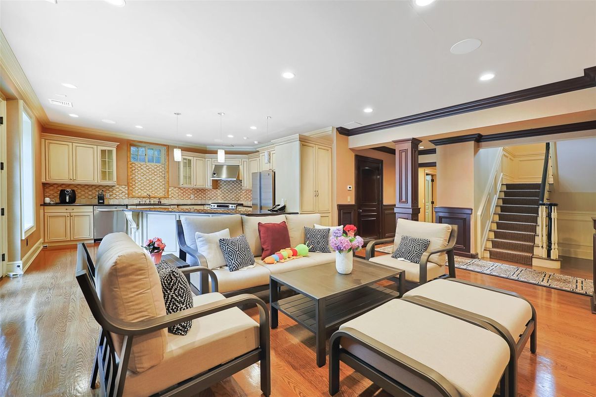 Interior, Kitchen, Living room, Pendant Lights, Recessed Lighting, Stainless Steel Appliances, Wood Texture Flooring
