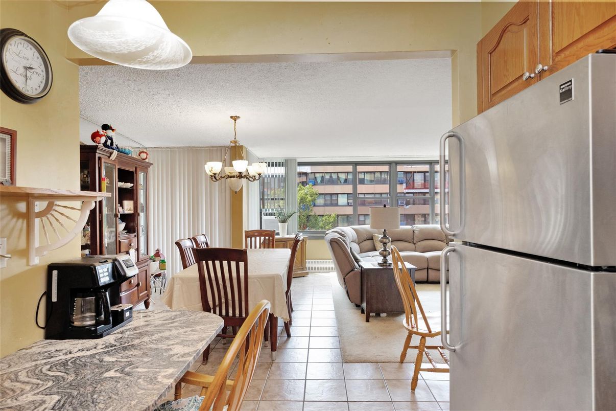 Chandelier, Dining room, Interior, Kitchen, Living room