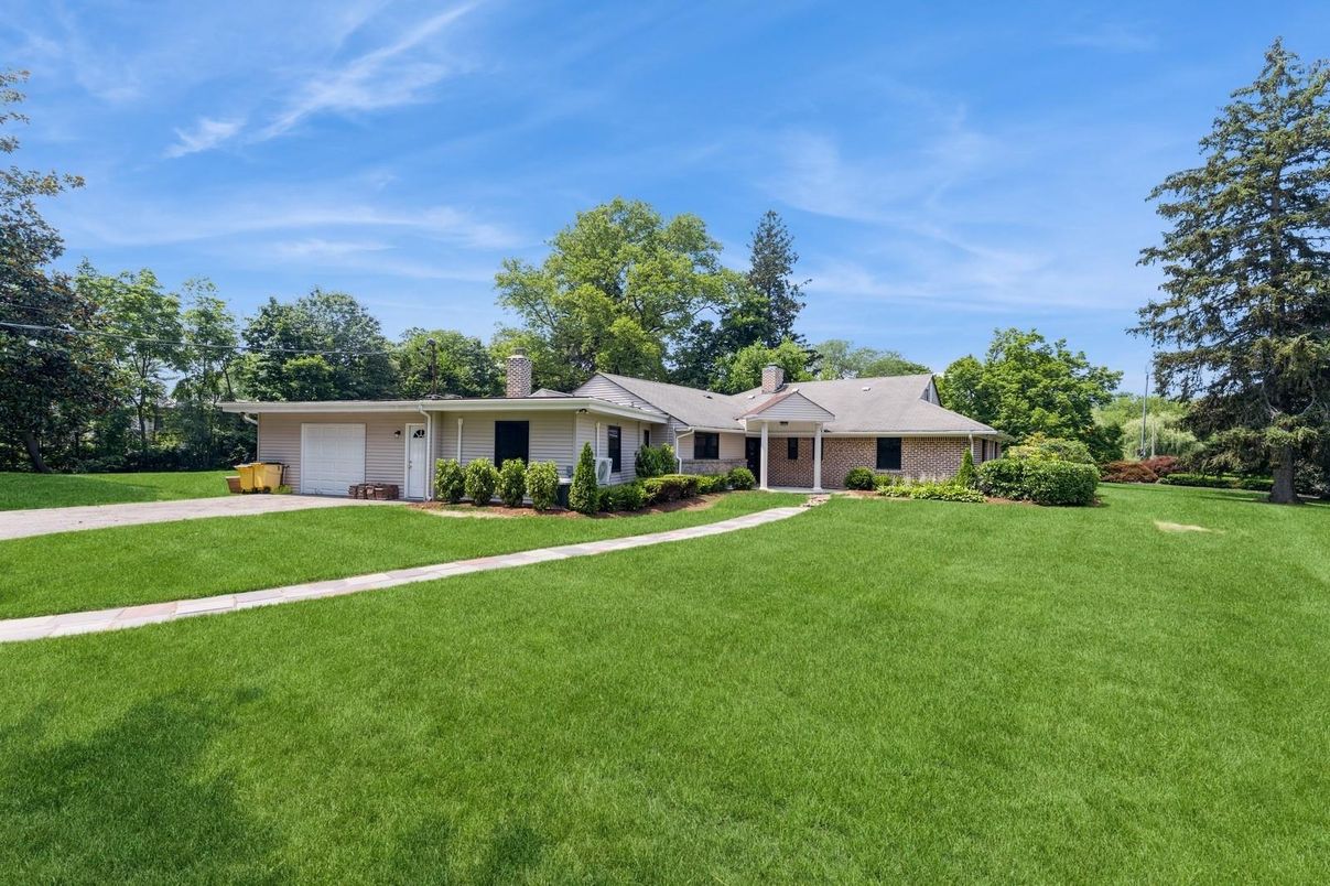 Attached, Backyard, Exterior, Facade, Brick Facade, Ranch
