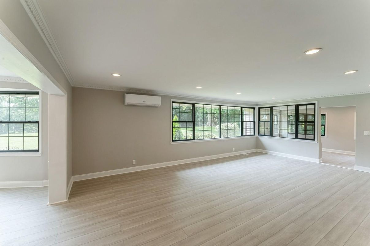 Empty room, Interior, Recessed Lighting, Wood Texture Flooring