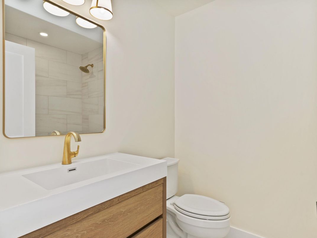 Bathroom, Interior, Recessed Lighting