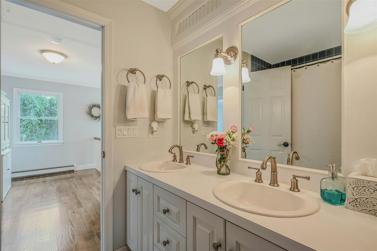 Bathroom, Dual Sink Vanities, Interior, Wood Texture Flooring