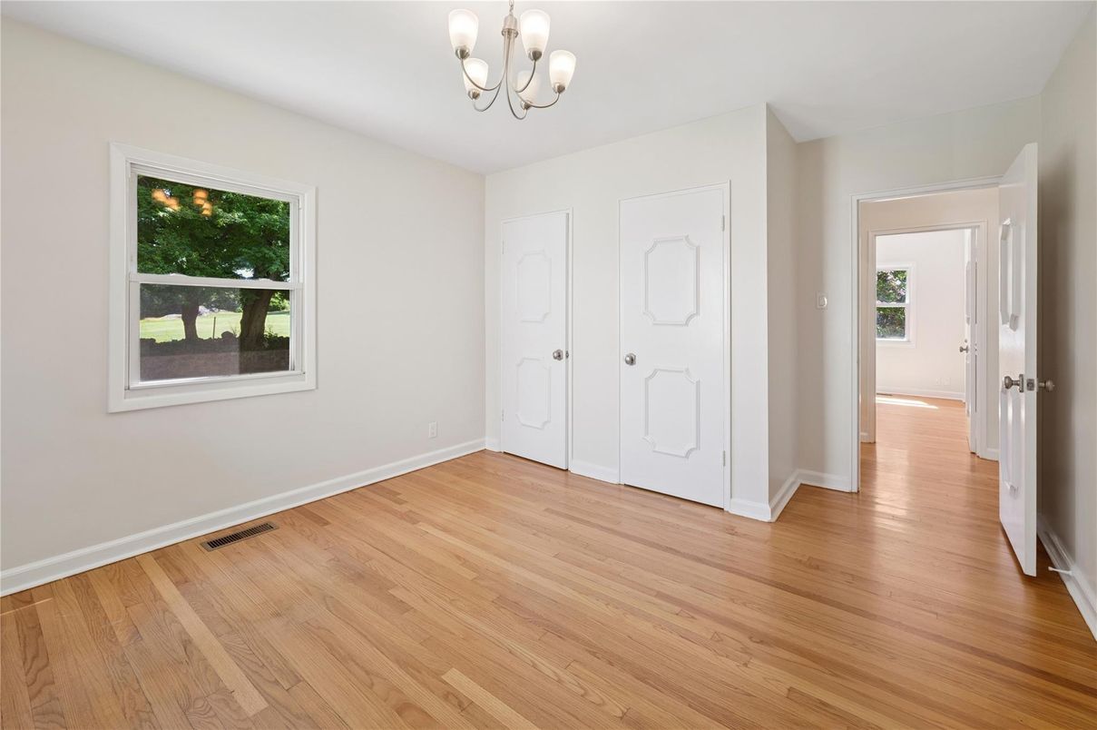 Chandelier, Empty room, Interior, Wood Texture Flooring