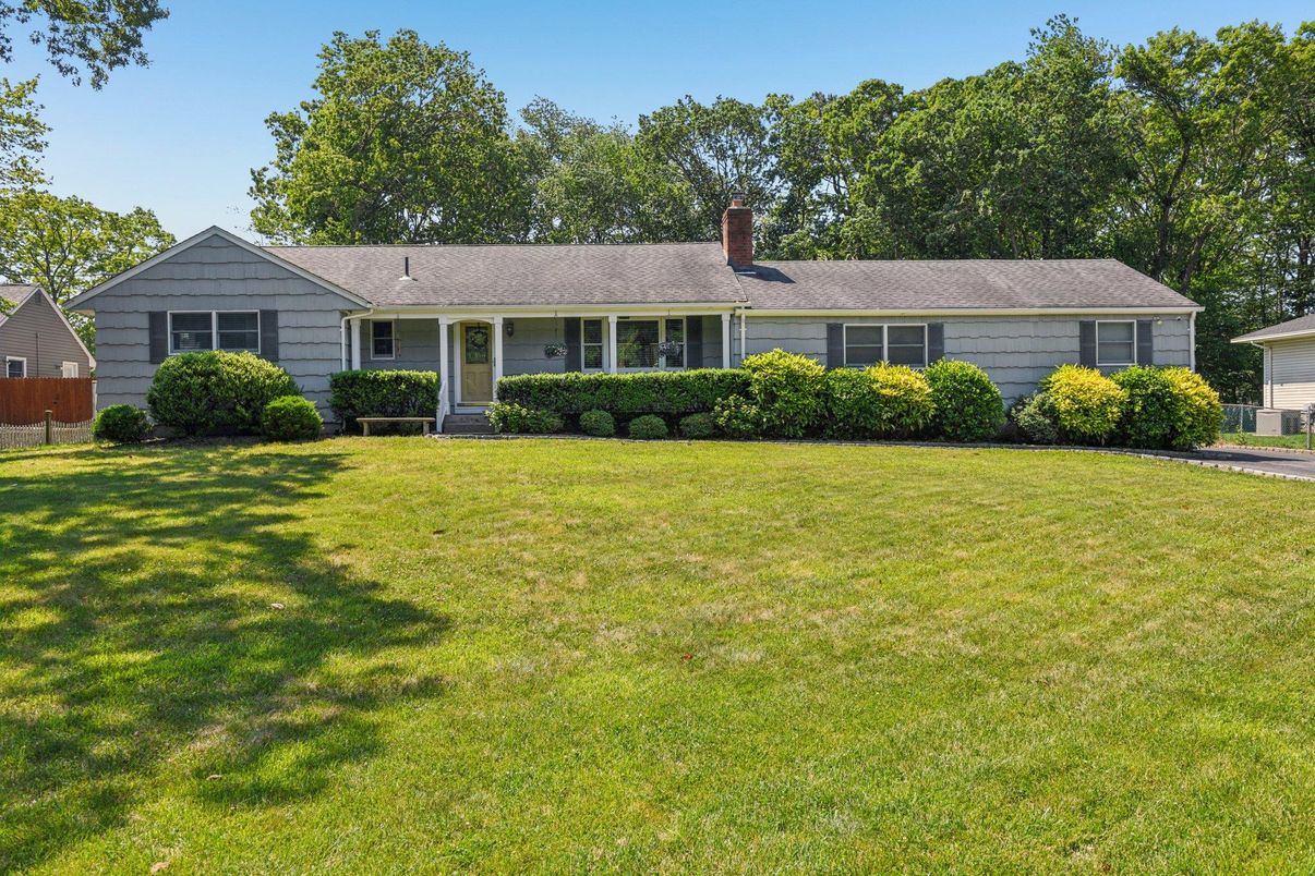 Backyard, Exterior, Facade, Ranch