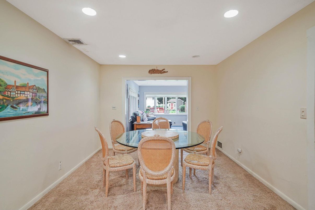 Dining room, Interior, Recessed Lighting