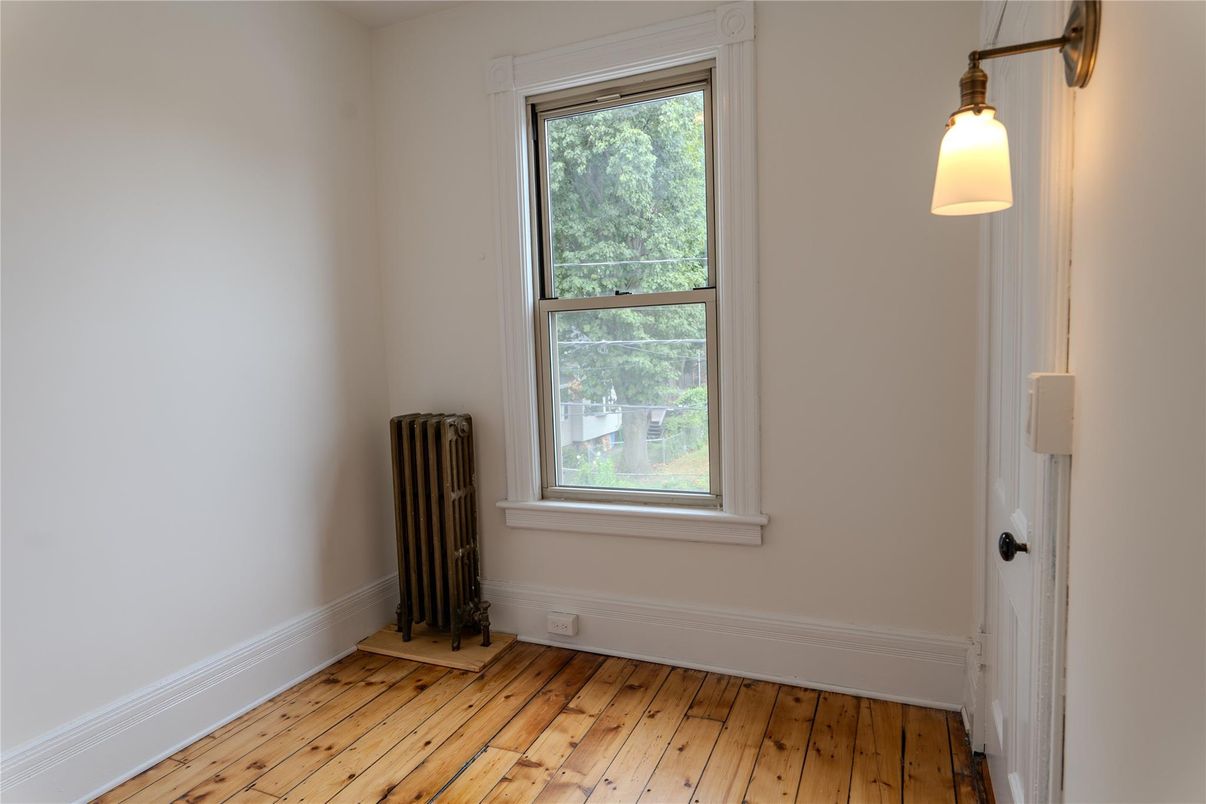 Interior, Pendant Lights, Wood Texture Flooring