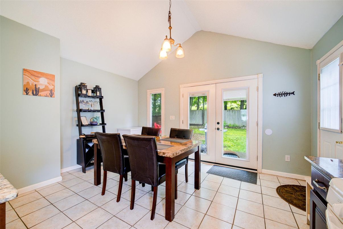Dining room, Interior, Pendant Lights