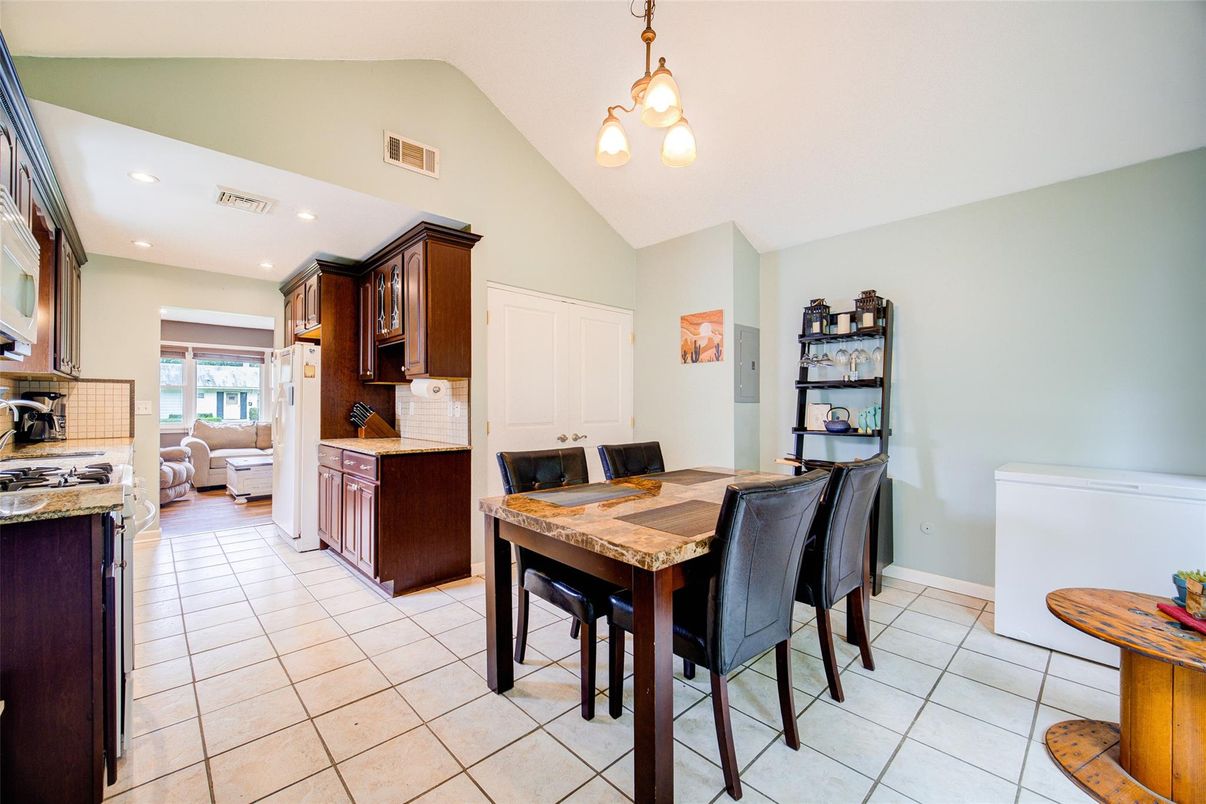 Dining room, Interior, Kitchen, Pendant Lights, Recessed Lighting